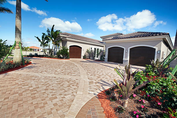 Best Driveway Paving Contractor  in Pinckneyvle, IL